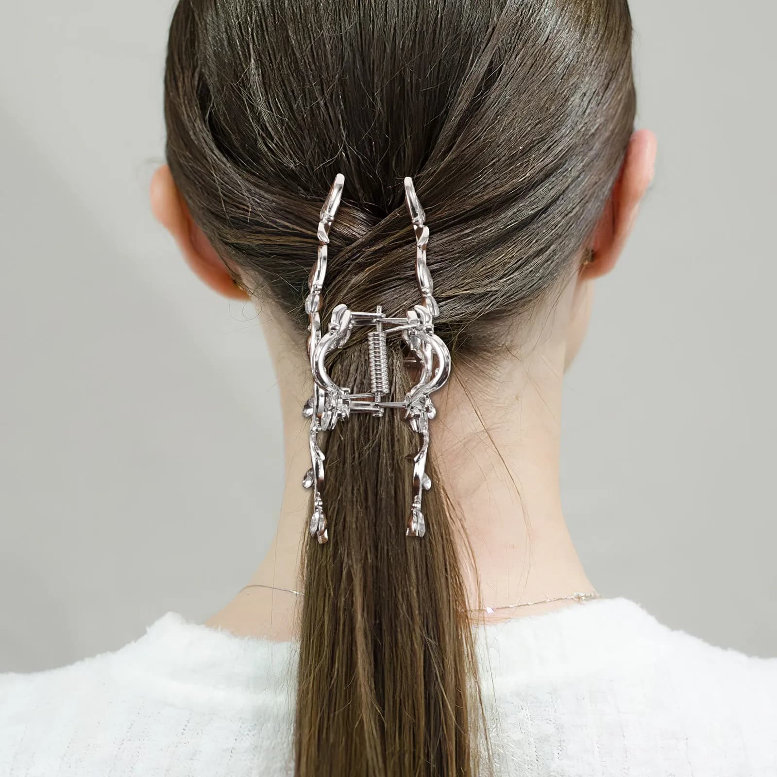 2 Pieces Leaf Shape Hair Clips with Rhinestones, Golden and Silver, Elegant and Sparkling, Metal, for Hairstyles with Hair Clips, Chignon and Horsetail