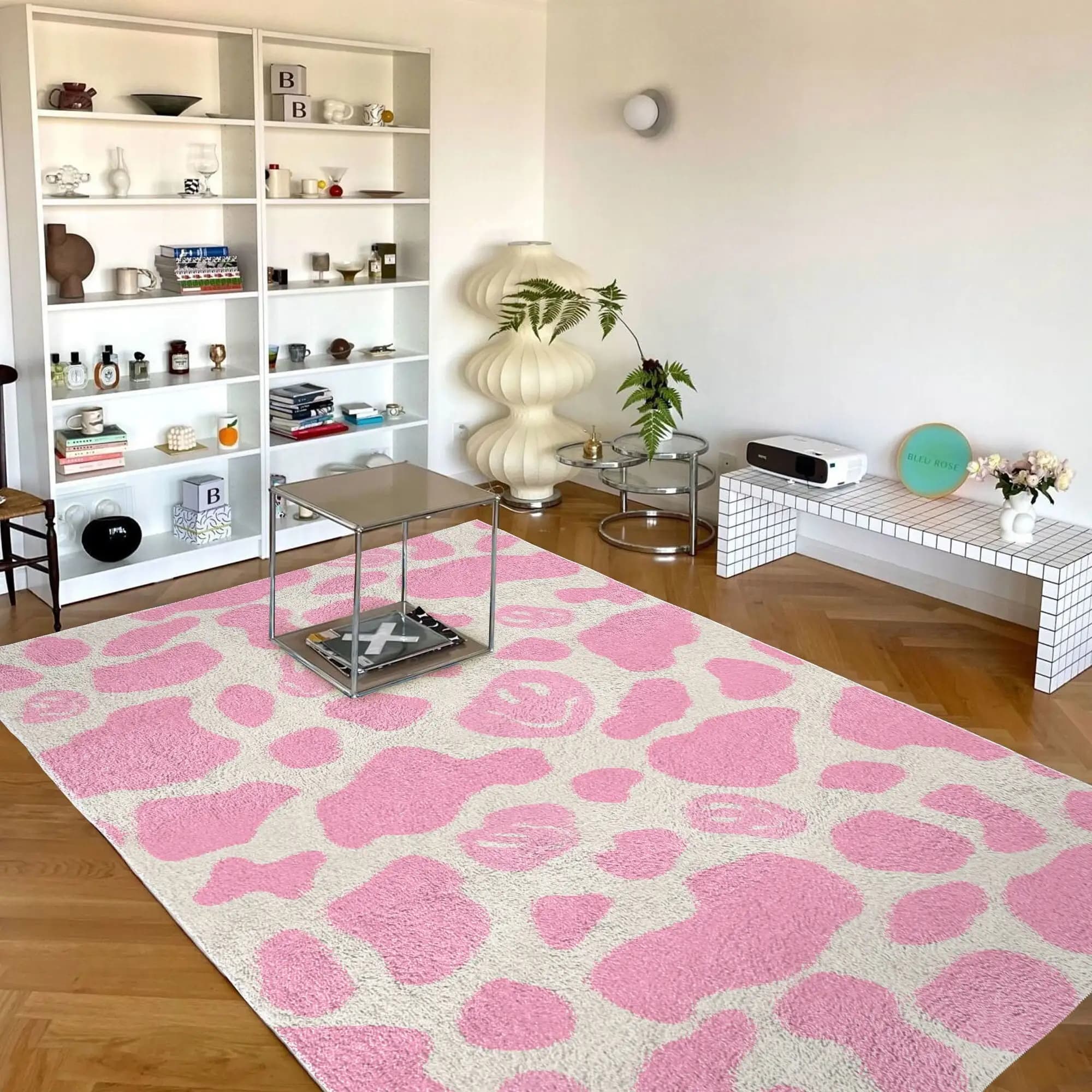 Rosa sorriso mucca stampa tappeto Funky danese pastello Decor tappeto camera da letto soggiorno tappeto moderno Y2K tappeto peluche alla moda accento tappeto