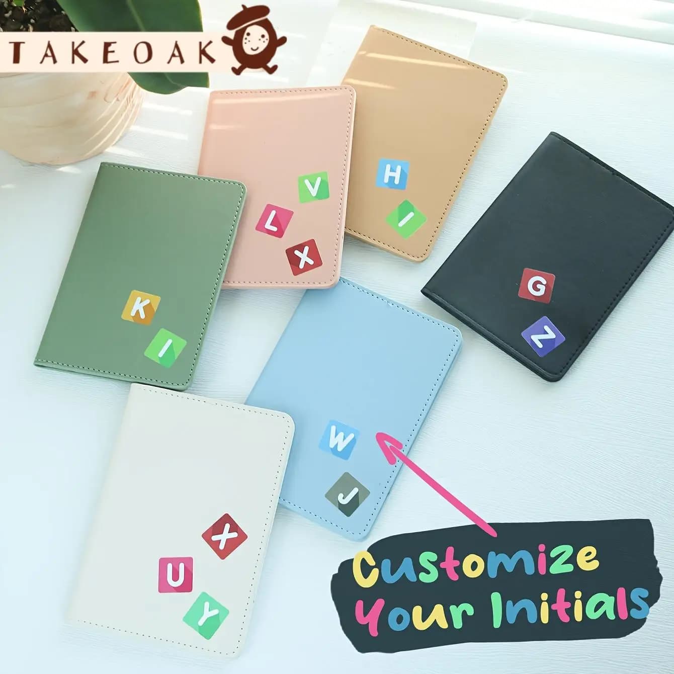 Porta Passaporto Personalizzato con Iniziali Colorate, Custodia Sottile in Pelle PU, Portafoglio da Viaggio Personalizzato per Donne e Uomini, Regalo da Viaggio