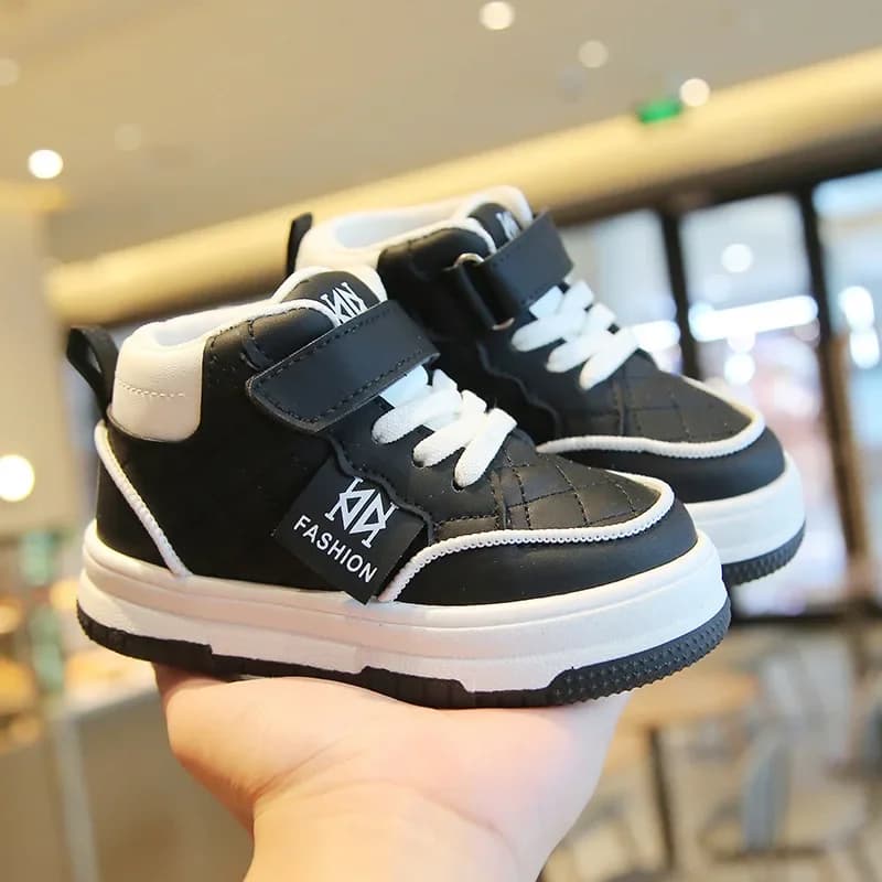 Scarpe sportive per bambini Scarpe da skateboard in pelle per ragazze Scarpe da ginnastica per ragazzi Scarpe da ginnastica da passeggio alte per esterni leggere Scarpe per bambini
