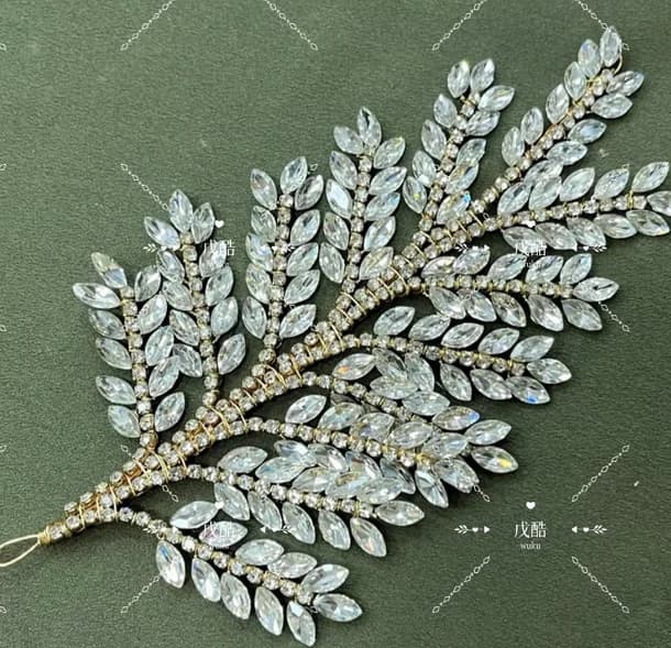 Foglie di pino foglie fatte a mano personalizzate a mano Mori abito da sposa costume da ballo accessori per bagagli da palcoscenico