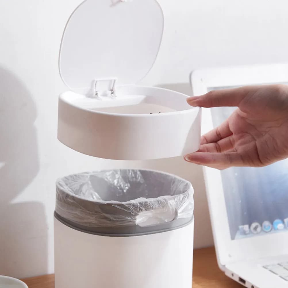 Cestino da scrivania, mini cestino con coperchio, design compatto e semplice per casa e ufficio, contenitore per rifiuti da scrivania, contenitore per carta da banco