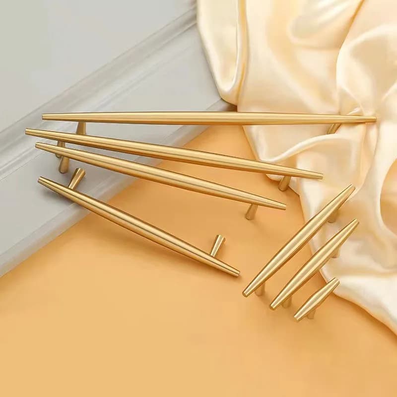 Maniglia per armadio in ottone Barra per guardaroba Manopole per cassetti moderne semplici in oro Maniglie per porte per mobili