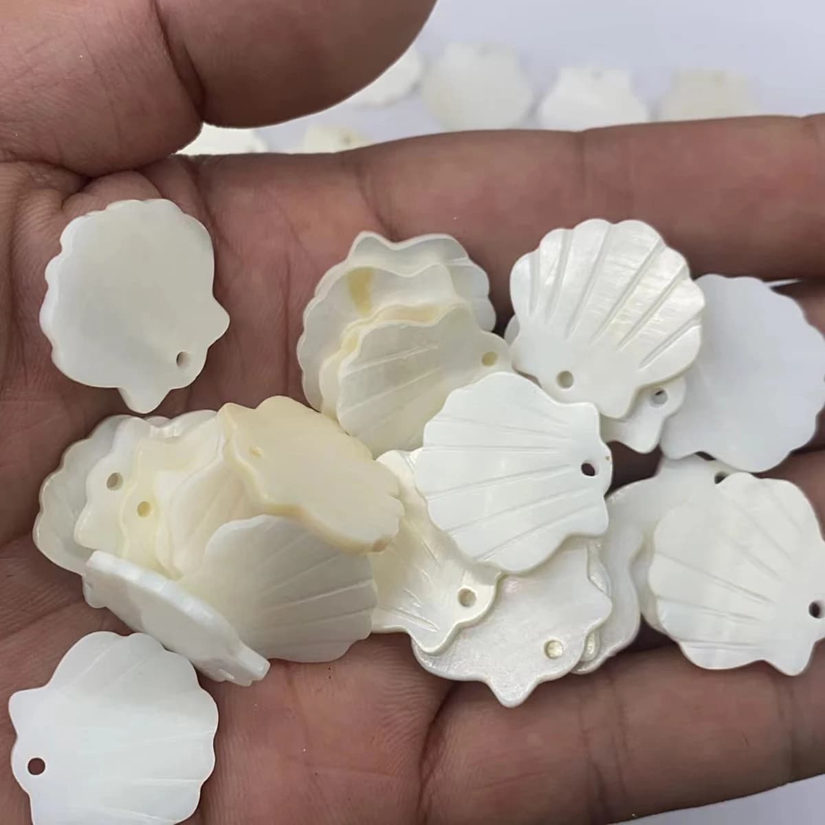 10Pcs 20x21mm Natural Freshwater Shell Loose Beads Irregular Small Pendant DIY Accessories For Necklace Earrings Jewelry Making