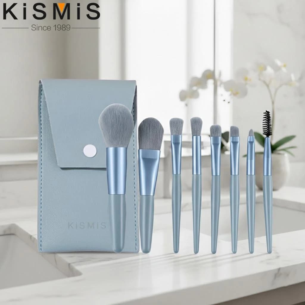 Set di 8 Mini Pennelli da Trucco Portatili Morbidi per Viaggio, Kit Pennelli per Ombretto, Fondotinta, Cipria, Blush, Labbra e Correttore