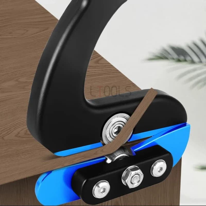 Coltello per rifilatura del legno, per la lavorazione del legno, per la rifilatura di bordi e impiallacciature, utensile pratico per il taglio e la rifilatura del legno.