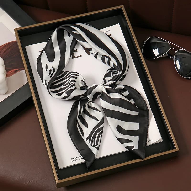 2025 Beach Hijab Stoles Silk Scarf for Women Flower Print Square Shawl Wraps Echarpe Neck Tie Female Hair Band Headkerchief