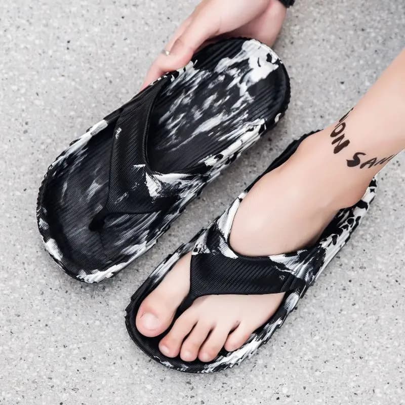 Men's Summer Flip Flops 2026 New Arrival Non-Slip Beach Sandals Outdoor Comfortable Wear-Resistant Slippers