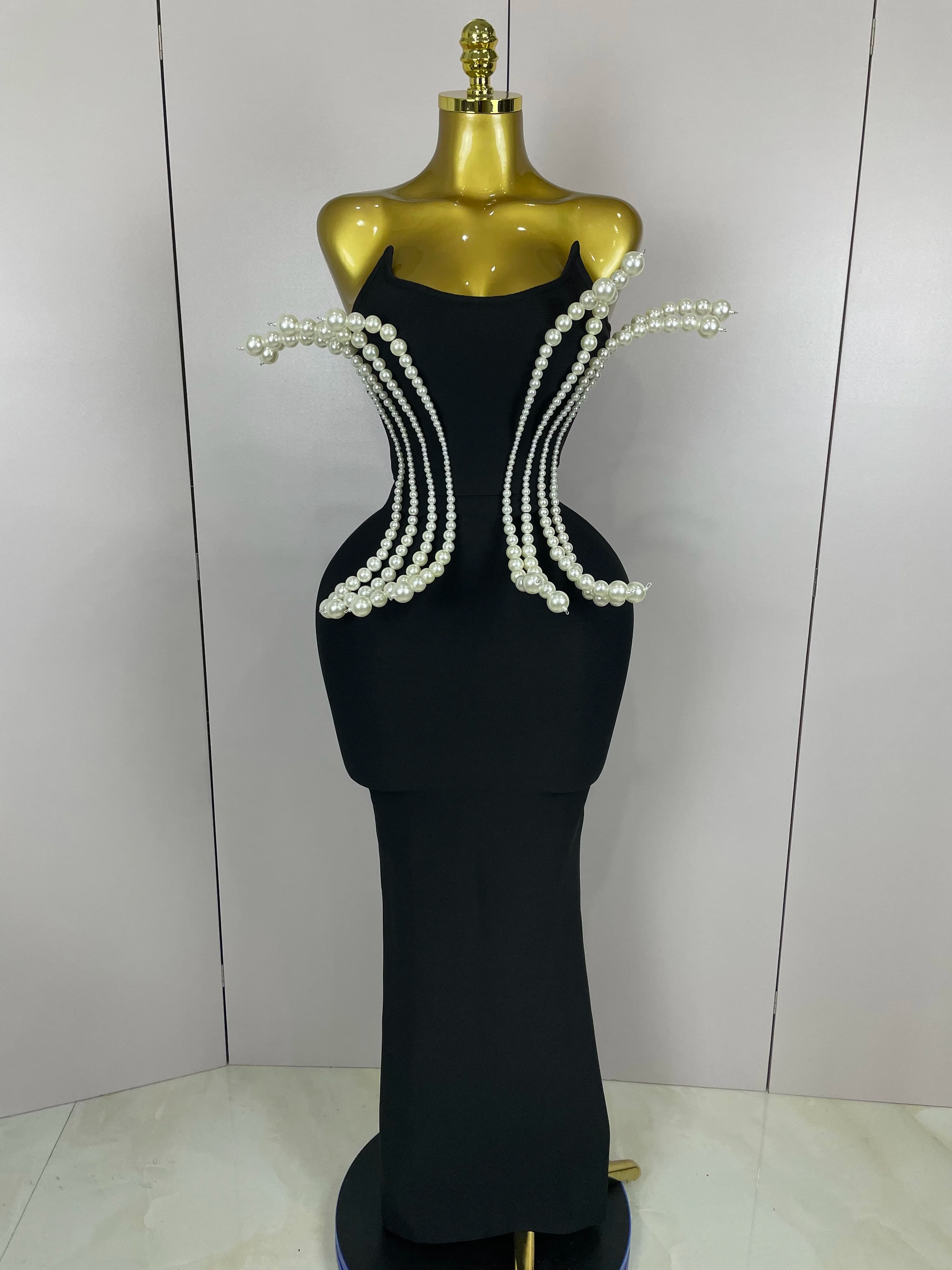 2025 Nuovo sexy senza spalline perla che borda aderente lungo vestito dalla fasciatura moda donna elegante festa da sera abiti di compleanno di lusso