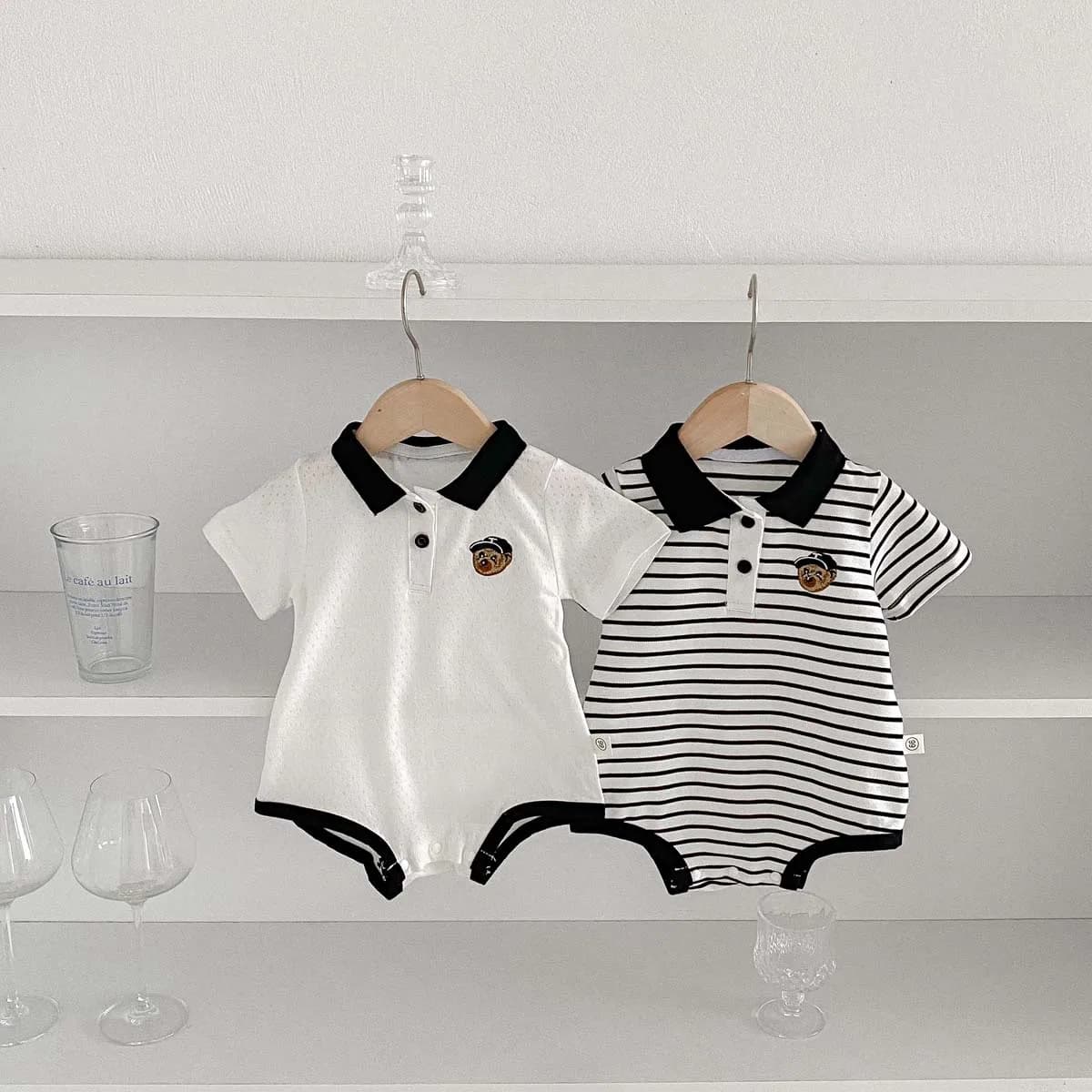 Pigiama tutina a maniche corte per neonato Sottile estate Neonati maschi Orso a righe Polo con risvolto Cappotto a triangolo Pagliaccetto Moda