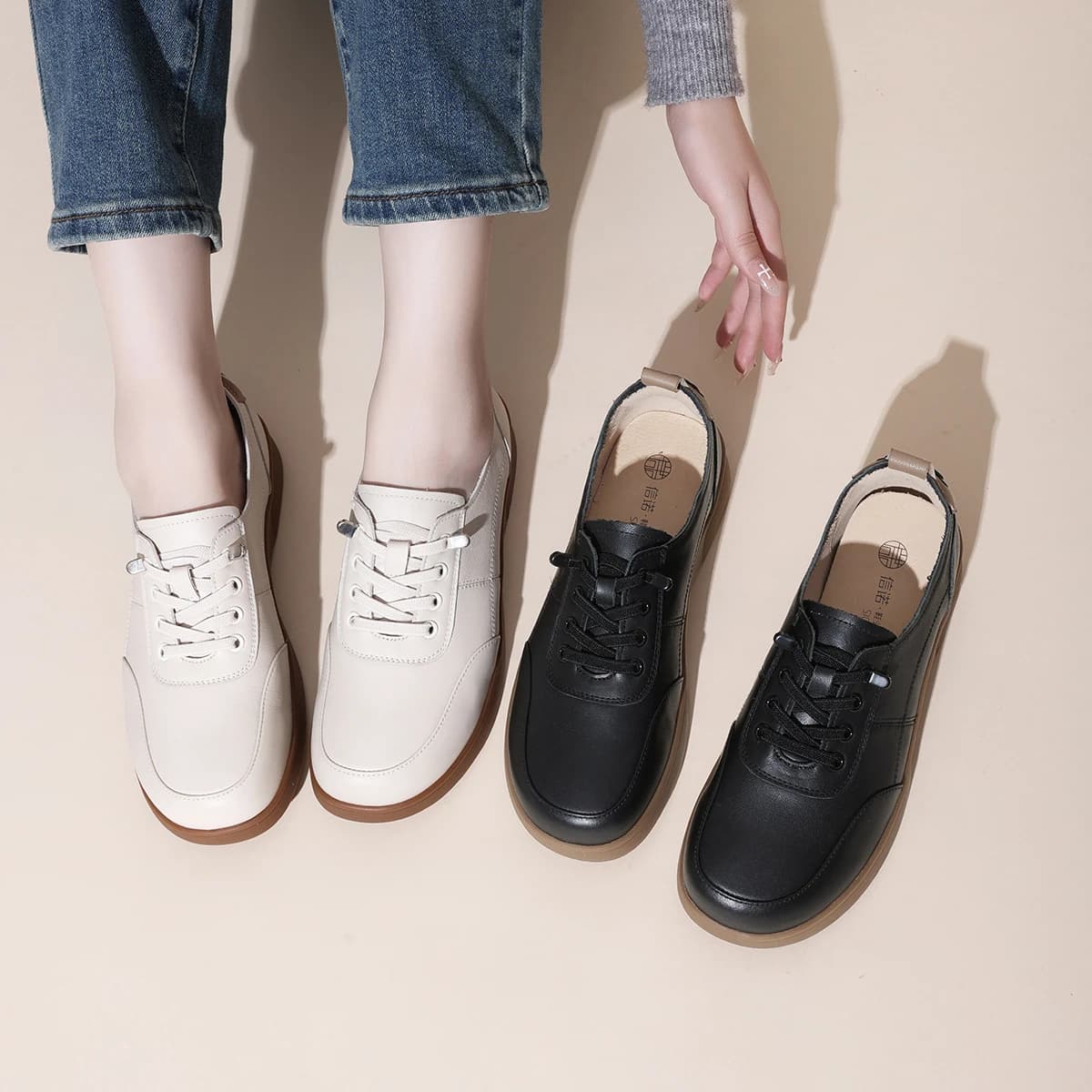 Scarpe da donna casual con suola morbida in vera pelle, nuovo stile, scarpe da lavoro nere con lacci antiscivolo e resistenti all'usura, traspiranti e comode per stare in piedi a lungo, scarpe da mamma per il pendolarismo, scarpe basse semplici e versatili
