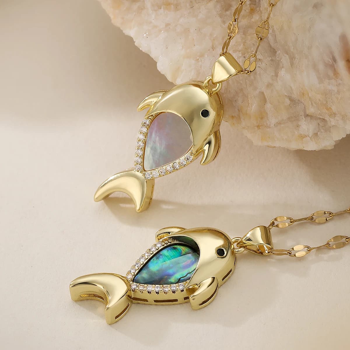 Brass Cute Dolphin Pendant Necklace Shell Mother Of Pearl Abalone Shell Inlaid Gold Plated Stackable Ocean Theme Women Jewelry