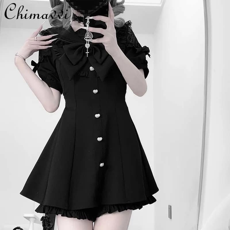 Miniera giapponese Colletto alla marinara Lungo a maniche corte Merletto prodotto in massa Splicing Abito a maniche corte Top + pantaloncini Set Lolita in due pezzi