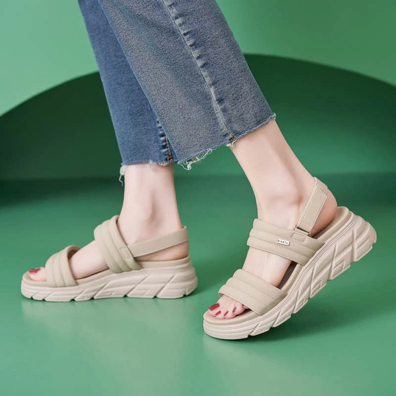 Nuovi sandali con la suola spessa Leggeri, antiscivolo, comodi e casual Sport Velcro Scarpe da donna Traspiranti Estate Semplice Corea