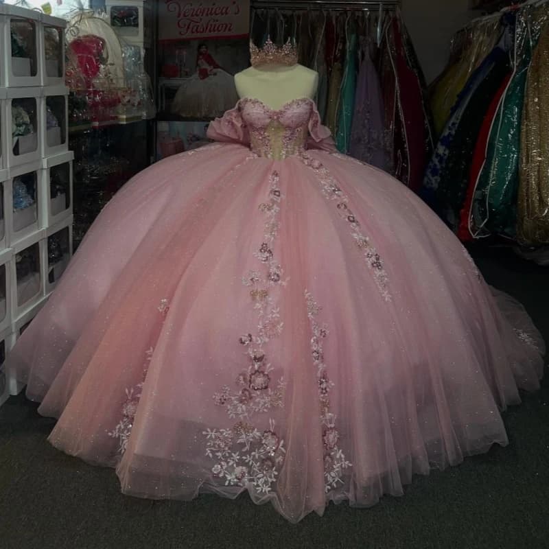 Abiti Quinceanera rosa lucido con spalle scoperte Applique Fiore che borda CrystalTull Abito da ballo Abiti da 15 Anos Sweet 16 Dress