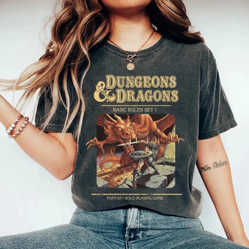 Retro D& Dungeon Master Gift Fantasy RPG Camicia vintage Dungeons and Dragons Set regole di base anni '80 1 maglietta