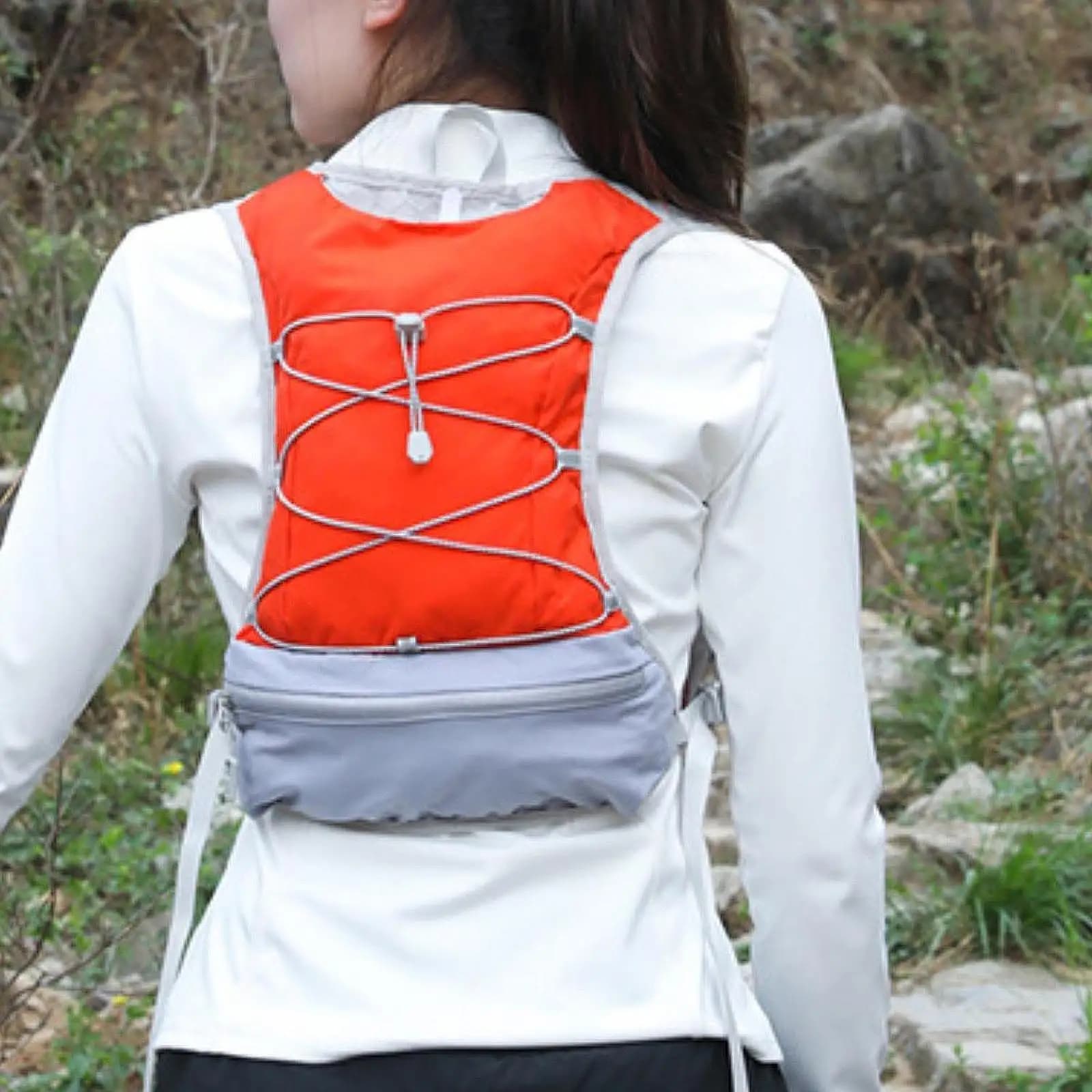 Reflective Lightweight Hydration Vest Pack with Secure Double Buckle and Water Bag Backpack for Marathon Camping Hiking Cycling