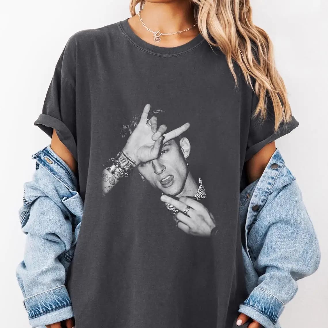 Maglietta Comfort Colors MGK Lost Americana Tour, Maglietta Machine Gun Kelly Middle Finger Lost American Tour 26, T-shirt Pop Rock Unisex