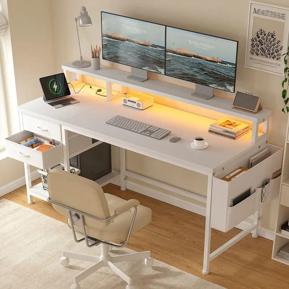 Scrivania da gaming 48 con prese di corrente, striscia LED e supporto per monitor, scrivania per computer con cassetti e borsa portaoggetti per piccoli spazi, bianca