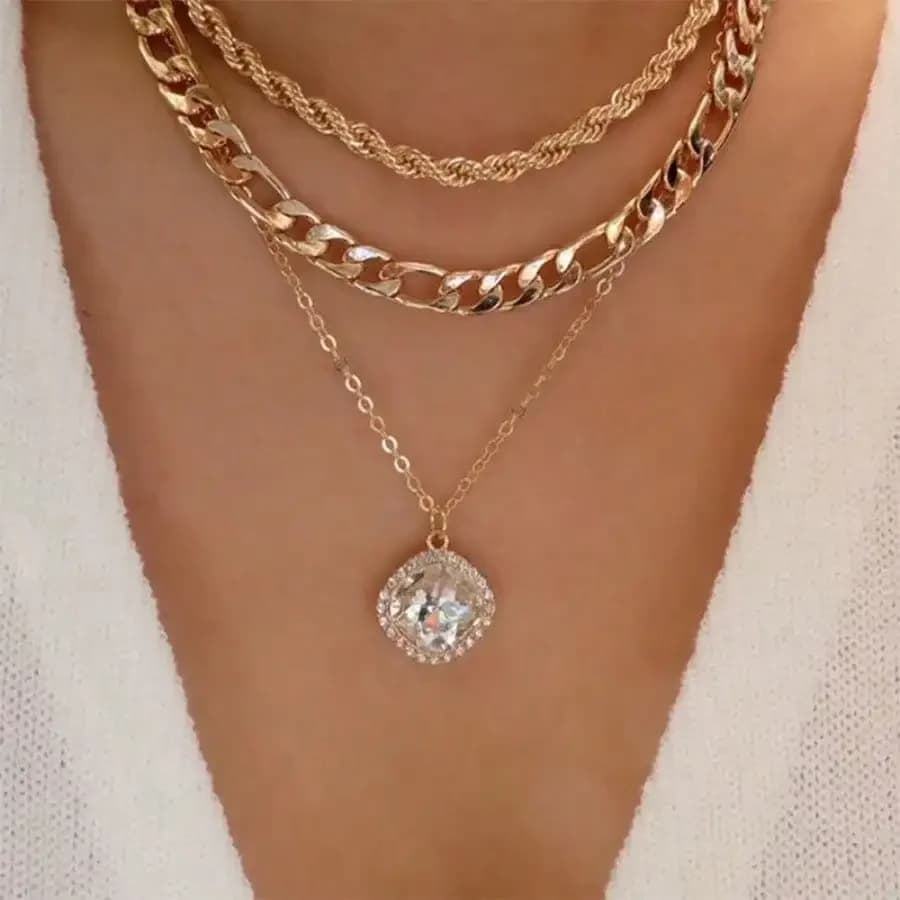 Collana a Catena Spessa da Donna a Strati Multipli - Collare con Ciondolo in Lega, Girocollo Stratificato per Uso Casual e da Festa