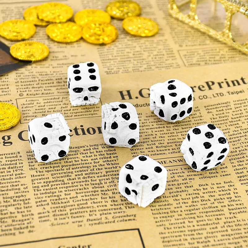2cm Skull Bones dadi Six Sided Skull Pattern resina scheletro dadi nero bianco Poker dadi gioco d'azzardo gotico gioco di dadi decorazione giocattolo