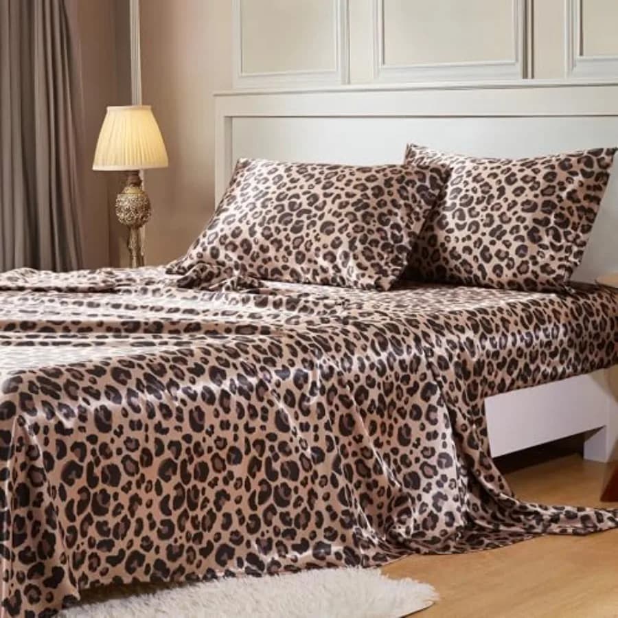 Set di Lenzuola in Raso con Elastici agli Angoli, Set da 4 Pezzi, Set Biancheria da Letto Setosa con Tasca Profonda 15 Pollici per Materasso, Marrone