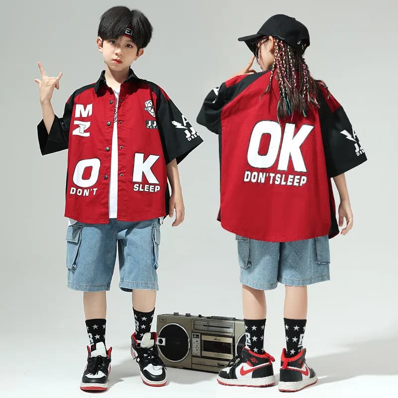 Abbigliamento hip-hop cool per bambini Camicia con stampa di lettere rosse Denim Blu Jeans casual Pantaloncini cargo per vestiti per costumi da ballo jazz per ragazza ragazzo