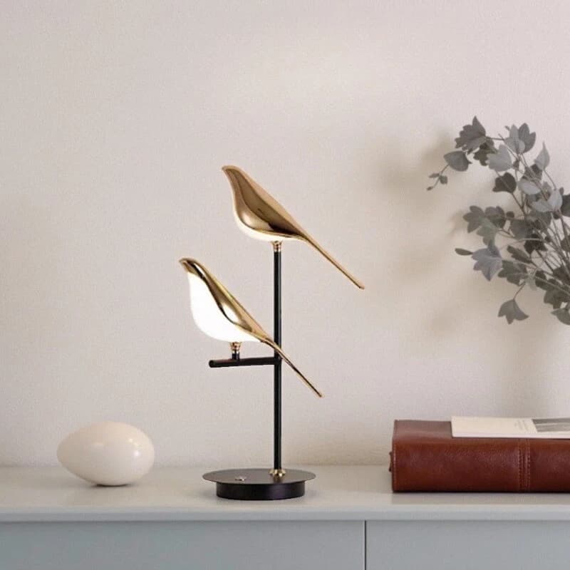 Lampada da parete a LED in acrilico minimalista Golden Bird Illuminazione moderna per ingresso romantico Ristorante Corridoio Camera da letto Studio Luci da scrivania calde