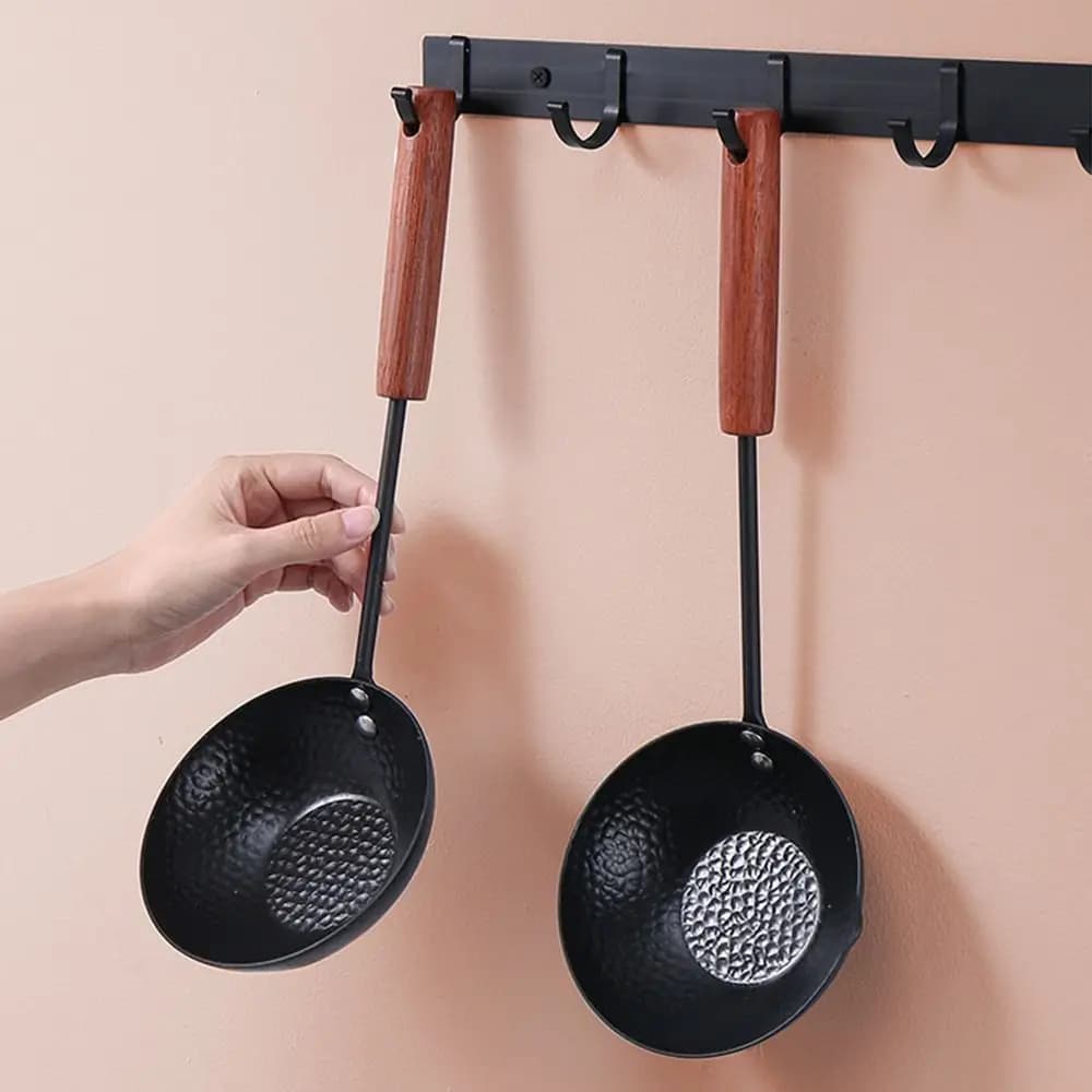 Mini Anti-stick pan with Round Handle in Wood and Beccuccio, Small Cucchiaio-Padella in Ghisa Anti-scottatura per Omelette, for Home Kitchen