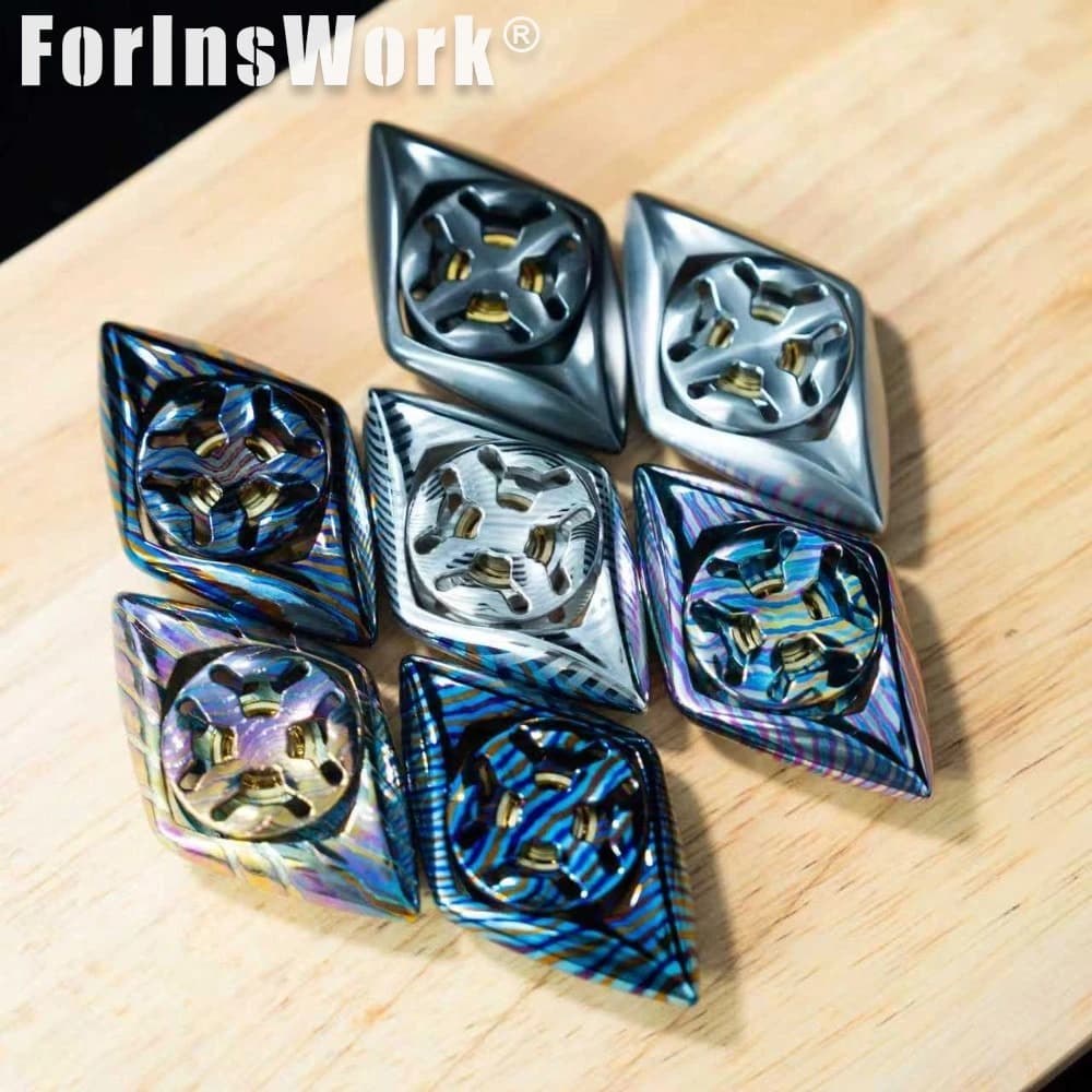 DB EDC Fidget Spinner a doppio strato Timascus a bassa temperatura - Giocattolo EDC antistress in materiale premium | Sensazione liscia delle mani