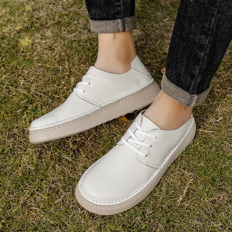 Scarpe casual da uomo alla moda estive, nuove, in vera pelle con suola spessa antiscivolo, punta tonda e lacci