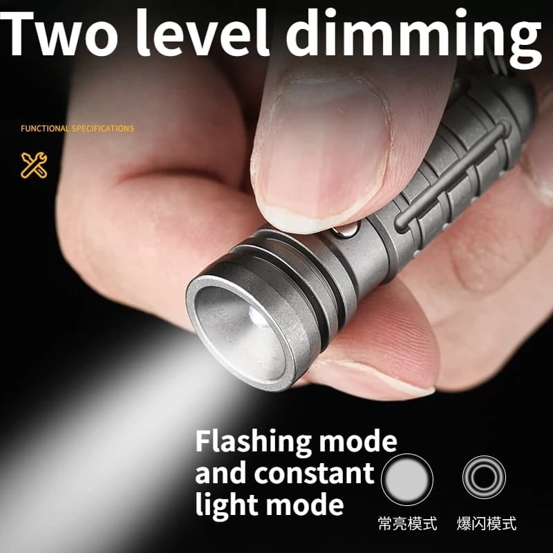 Portachiavi con luce a LED multifunzionale in lega di titanio Mini torcia da esterno da campeggio Piccolo strumento EDC portatile