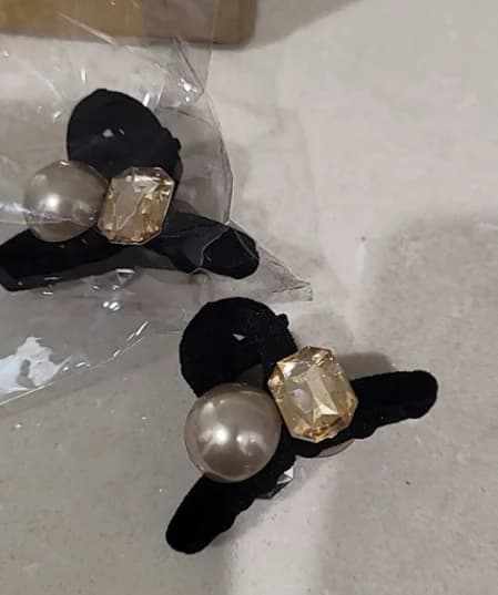 1Pc Luxurious Velvet Hair Barrette - Elegant Single Round Clips with Imitation Pearl and Rhinestone Hair Accessory New Headwears