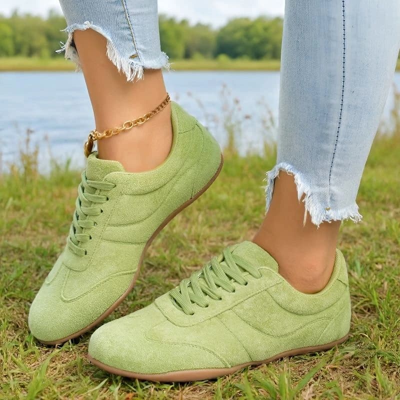 Spring and Autumn New Casual Sports Shoes, Lace-Up Round Toe, Versatile Running Shoes, Women's Plus Size Fashion Sneakers