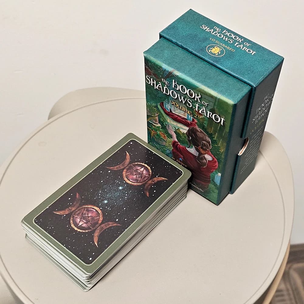 Tarocchi del Libro delle Ombre Volume 2: So Below – Mazzo di Tarocchi Wiccan Moderno, 78 Carte per Magia Quotidiana 12*7cm, Confezionato in Scatola Rigida