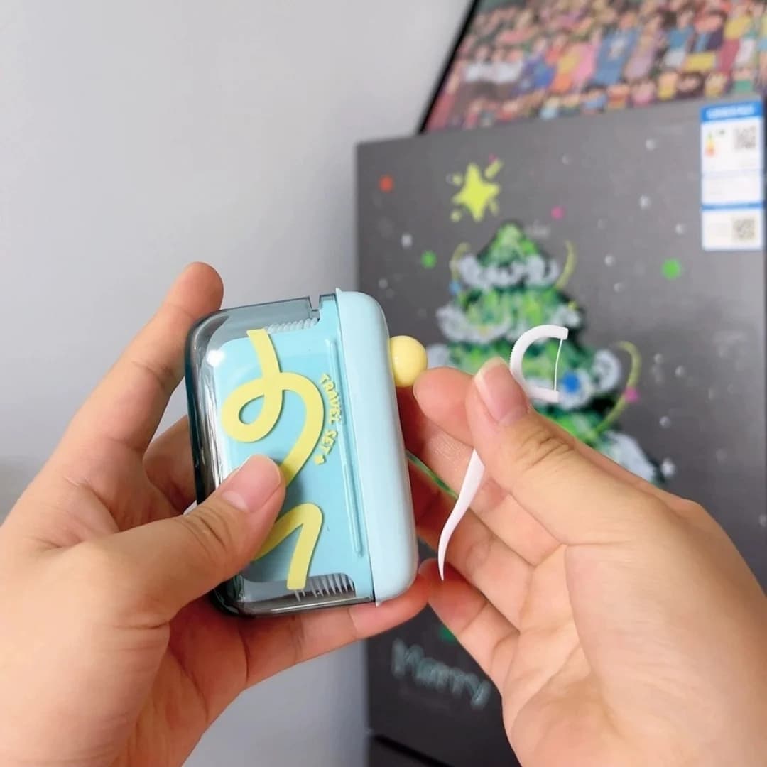229 --- Mini distributore portatile di filo interdentale Auto-Pop-Up – Custodia per plettri di filo interdentale ultrasottile, per la casa e in movimento