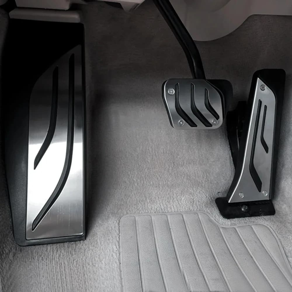 Per BMW M3 E90 E92 E93 2007 ~ 2013 Pedali per auto Copertura Acceleratore Pedale freno Pedali frizione Pedale di riposo Tappetino antiscivolo Accessori