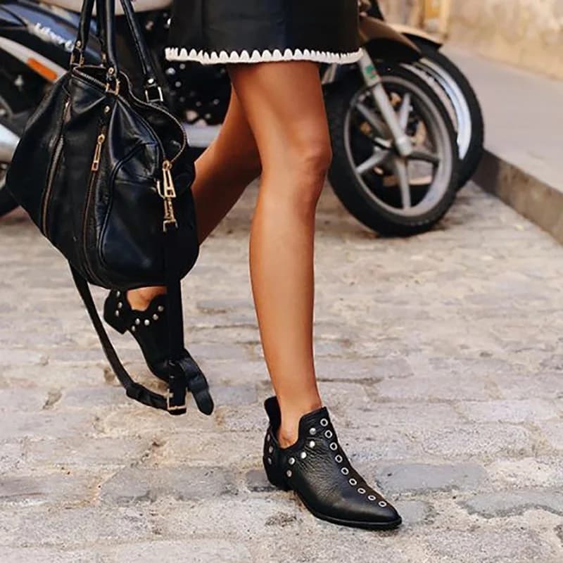 2024 Women's New Hot Sale Boots Autumn Tip Head Rivets Personalities Women's Boots Sneakers