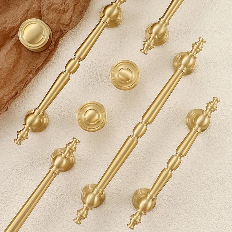 Set di Maniglie e Pomelli per Mobili in Ottone Anticato - Maniglie Vintage Ornate per Cassetti di Cucina, Armadi, Cassettiere e Mobili Classici