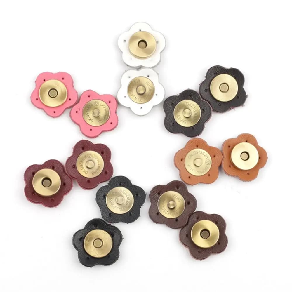 Fashion Plum Blossom Shaped Bag Magnetic Buckle Handmade Genuine Leather Card Pack Buckle DIY Wallet Hasp Buckle Bag Accessories