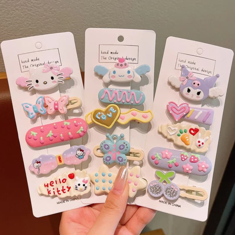 Set di 5 Fermagli per Capelli Sanrio per Bambine, Graziosi Accessori per Capelli con Personaggi dei Cartoni Animati, Regalo per Bambini per le Vacanze e la Festa dei Bambini