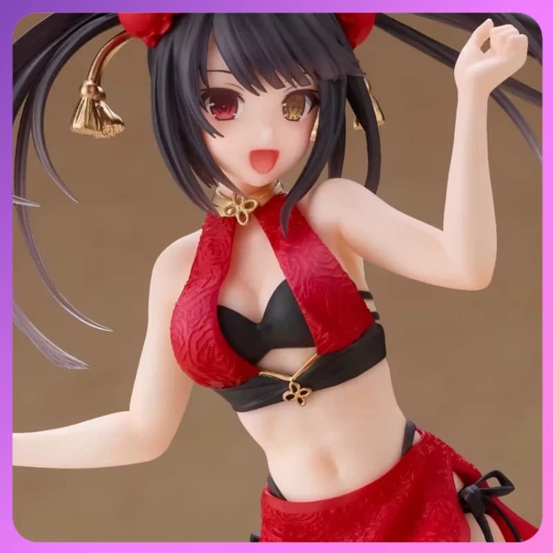 Durante il festival degli appuntamenti, i costumi da bagno in stile cinese, le statuette, gli oggetti decorativi e gli ornamenti da scrivania di Saki Kuang San sono disponibili.
