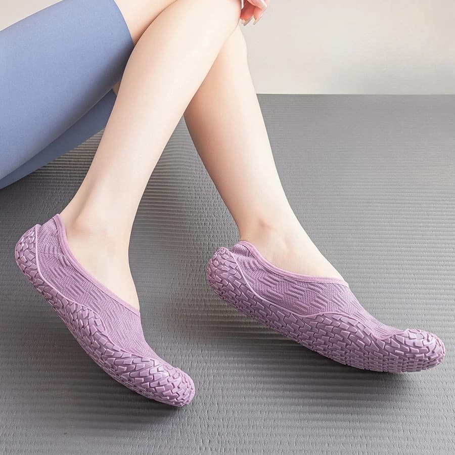 Women's Fitness Gymnastics Shoes Soft Sole Light Home Jumping Gymnastics Yoga Training Shoes with Lightweight and Soft Fitness Jump Rope