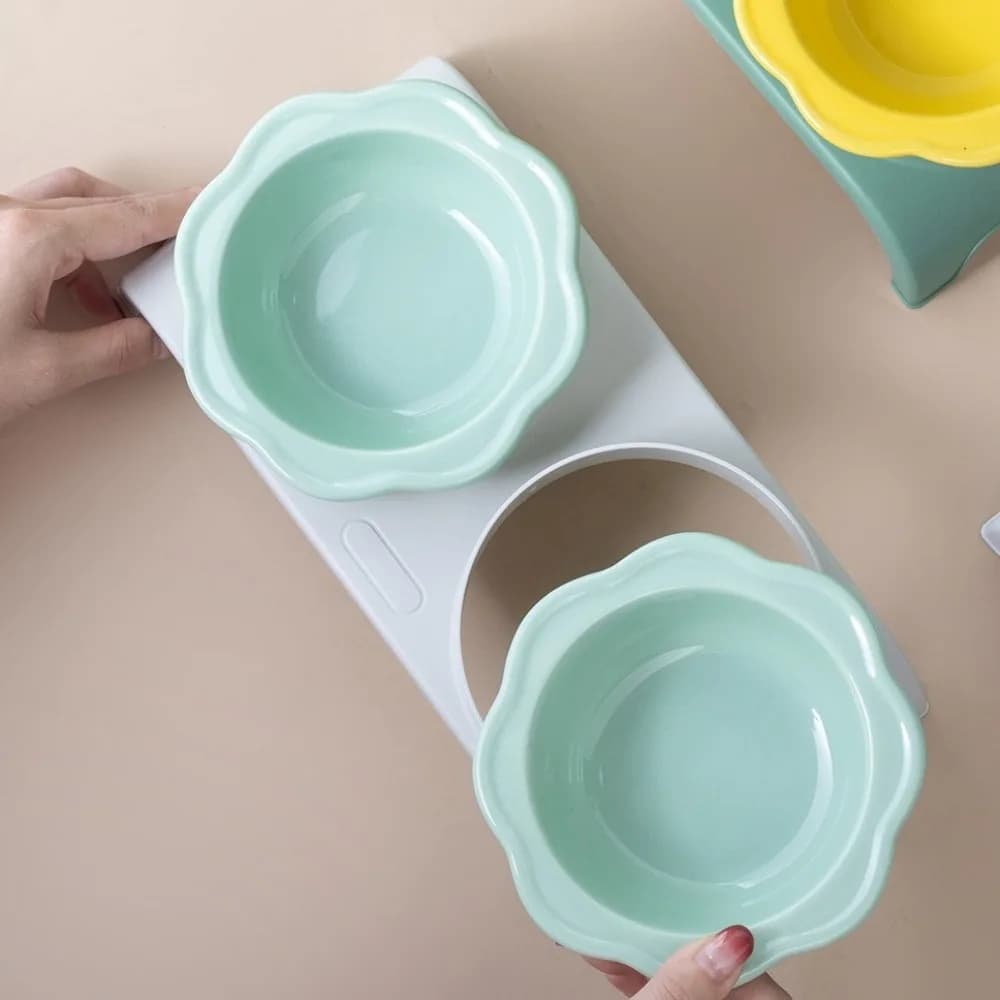 Ciotole Doppie in Ceramica Antiscivolo per Gatti, Staccabili, Anti-Ribaltamento, Alimentatore per Animali Domestici, Protezione della Colonna Cervicale, Ciotola Rialzata a Forma di Fiore per Acqua