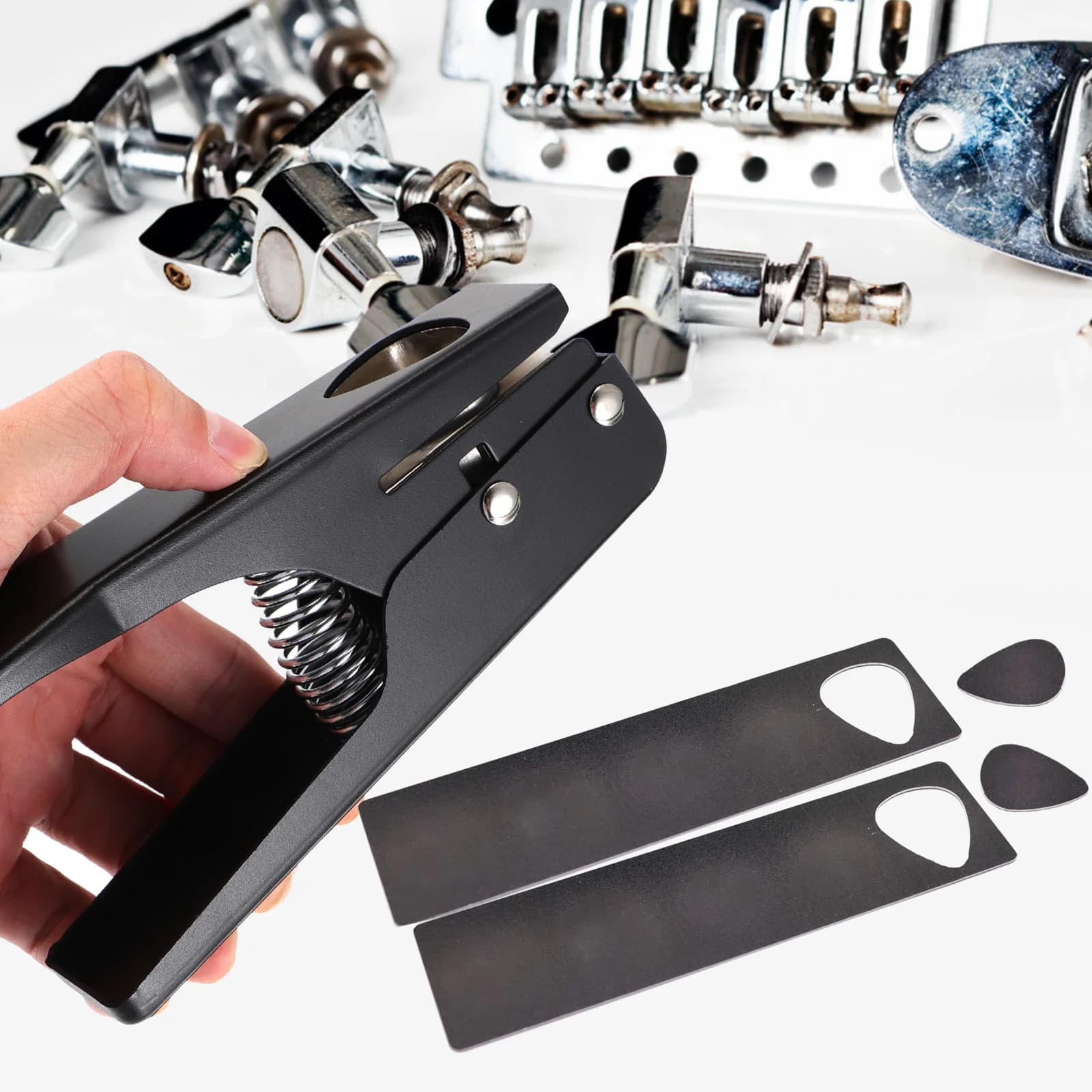 Strumento per punzonare plettro per chitarra, ferro forte, taglierina per plettri fai da te per ukulele, basso, accessori per chitarra, strumento per punzonare plettro