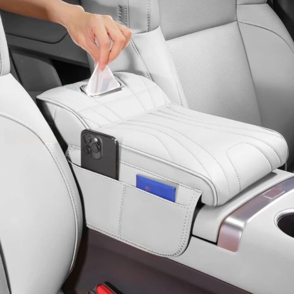 Nuovo Cuscino Universale 2026 in Memory Foam per Bracciolo Auto con Tasca Portaoggetti, Cuscino Comfort per Conducente, Accessori Interni Auto
