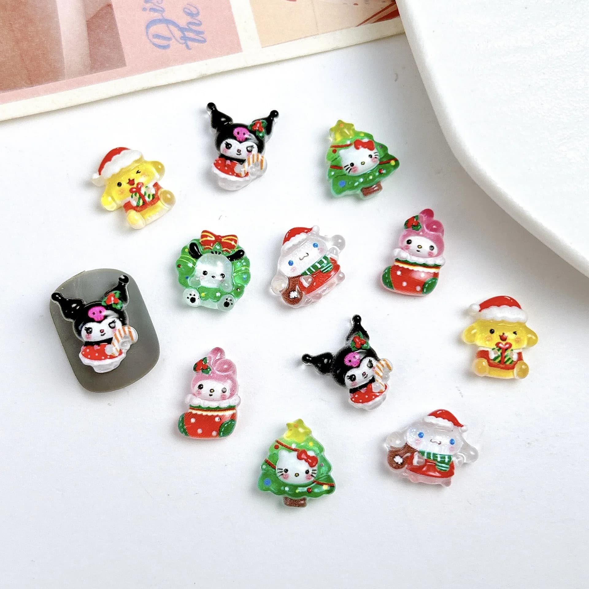 50Pcs New Mini Resin Cartoon Christmas Kitten puppy Christmas treeFlatback Ornament Jewelry Making Manicure Hairwear Accessories
