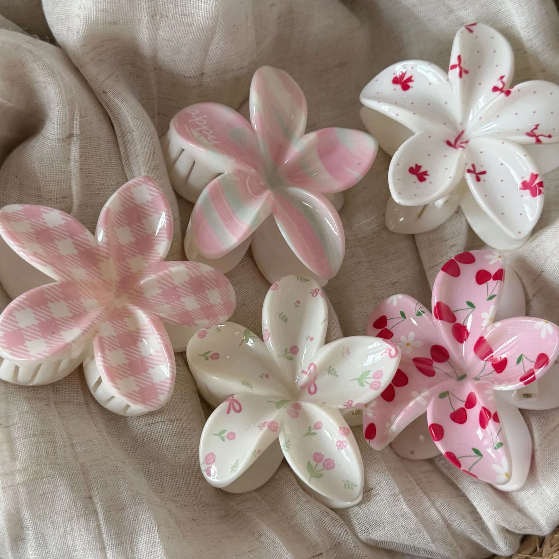Fermagli per capelli Frangipani per donne e ragazze, fermagli a fiocco scozzese a forma di tulipano, fermagli a clip rosa e bianchi in acrilico, accessori per capelli per le vacanze