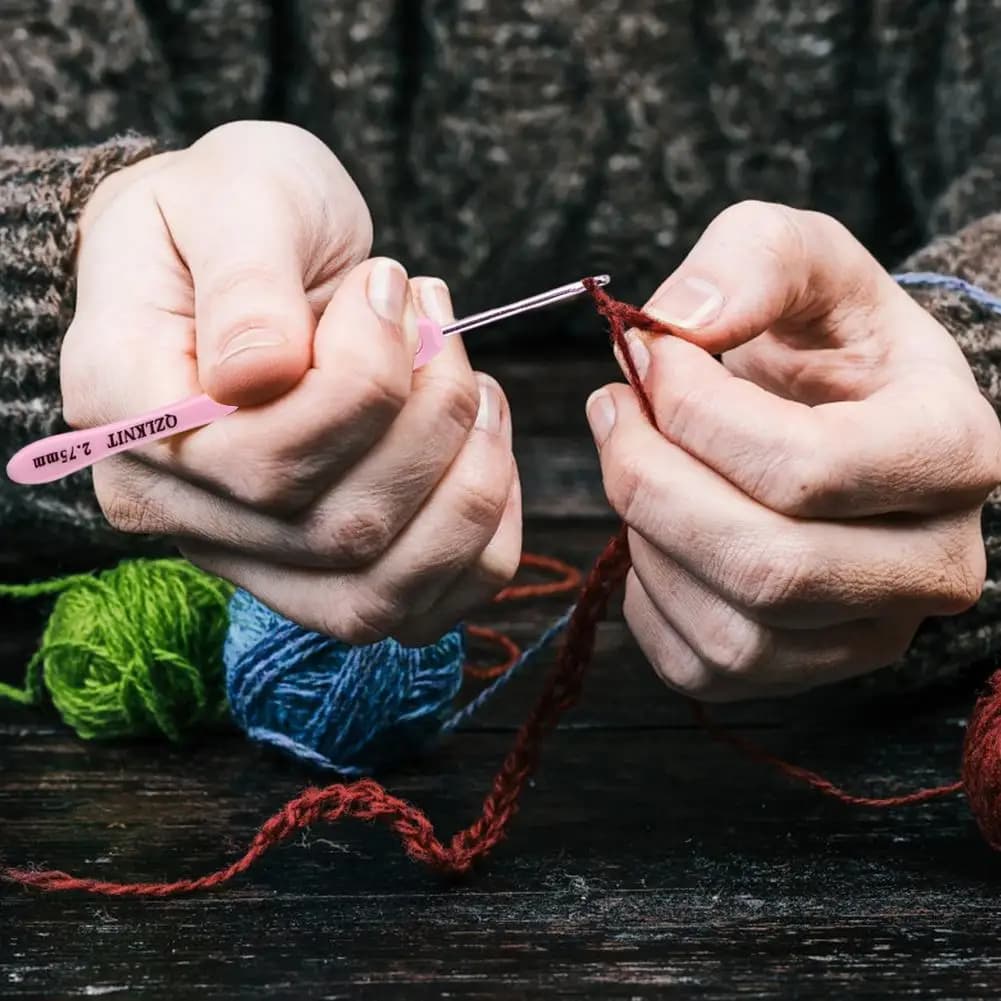 Set di 8 Ferri da Maglia con Manico in ABS e Uncinetti per Lavori a Maglia, Cucito e Intrecciatura