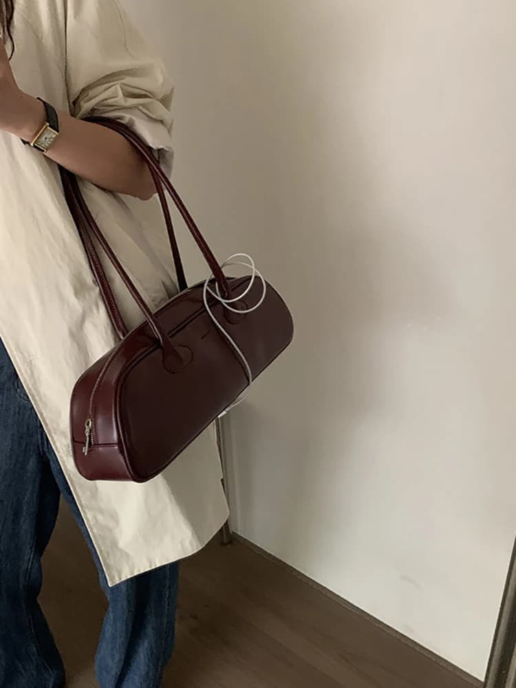 Boston Red Wine Single Shoulder Bag, Half-Mount Bag with Decorative Element and PU Leather Fashion Seals